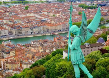 À Lyon, un Service Innovant Transforme la Vie des Piétons : Une Première en France !