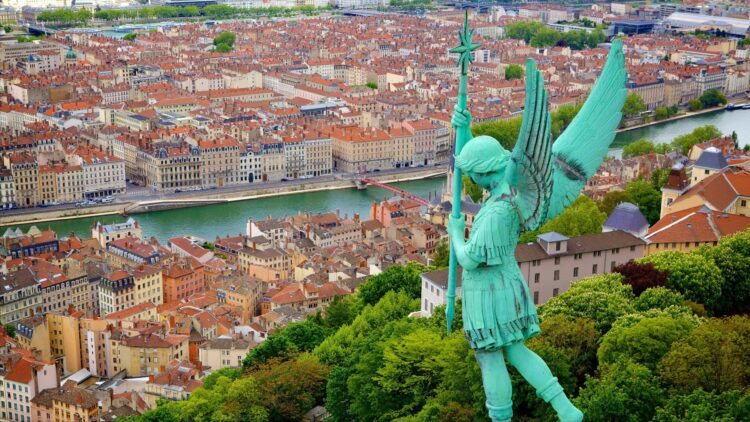 À Lyon, un Service Innovant Transforme la Vie des Piétons : Une Première en France ! À Lyon, un Service Innovant Transforme la Vie des Piétons : Une Première en France !