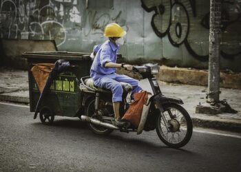 Un éboueur attaqué au couteau lors de sa tournée matinale à Marseille : un acte choquant !