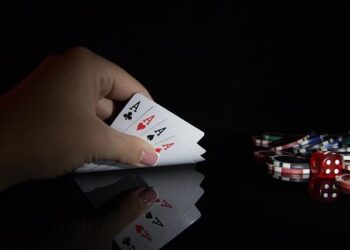 Jacques Santini: La Passion Cachée du Poker