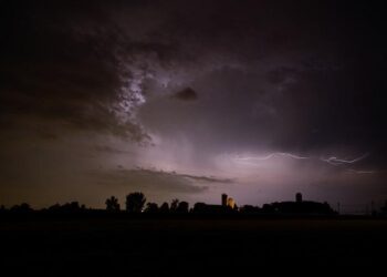 Préparez-vous : Alertes orageuses en France pour le 11 mai 2025 !