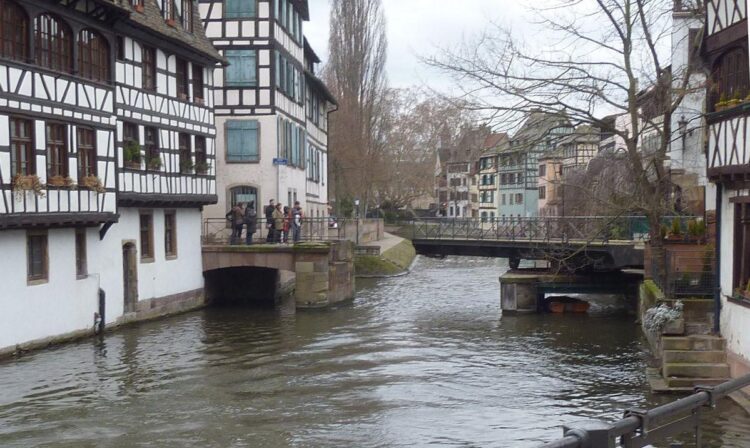 Le Pont Tournant de Strasbourg : Un Trésor Historique en Quête d’Avenir Le Pont Tournant de Strasbourg : Un Trésor Historique en Quête d’Avenir