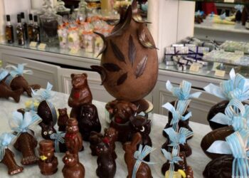 Alain Ducasse Expands His Culinary Empire: A Star Chef Opens His First Chocolaterie in Bordeaux!