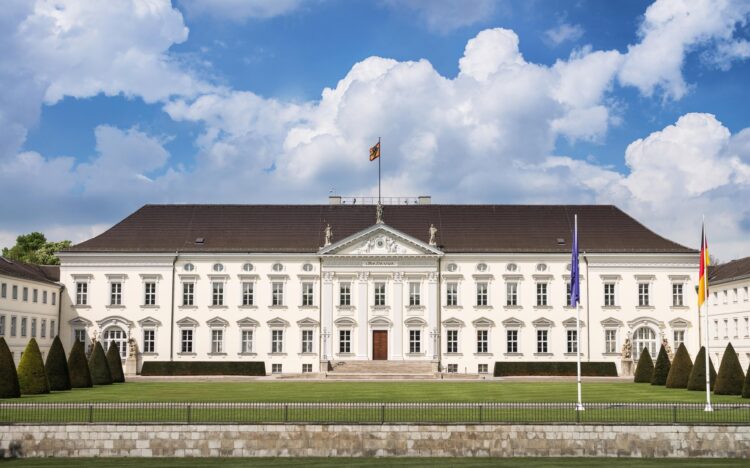 Exciting News: The Mendès-France Post Office in Bellevue is Moving! Exciting News: The Mendès-France Post Office in Bellevue is Moving!