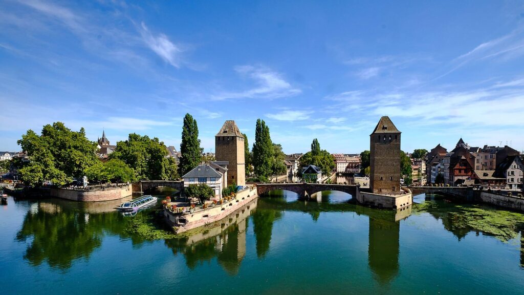 Discover the Enchanting Charm of La Petite France: A Guided Tour Through Strasbourg’s Hidden Gem!