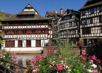 Strasbourg : un homme armé retranché tire depuis son appartement en pleine rue