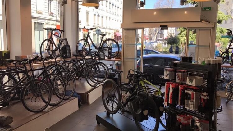 Lyon inaugure la plus grande vélostation de France avec 1 500 nouvelles places de stationnement Lyon inaugure la plus grande vélostation de France avec 1 500 nouvelles places de stationnement