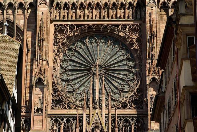 Strasbourg : Un évêque soupçonné de pédocriminalité se jette par la fenêtre