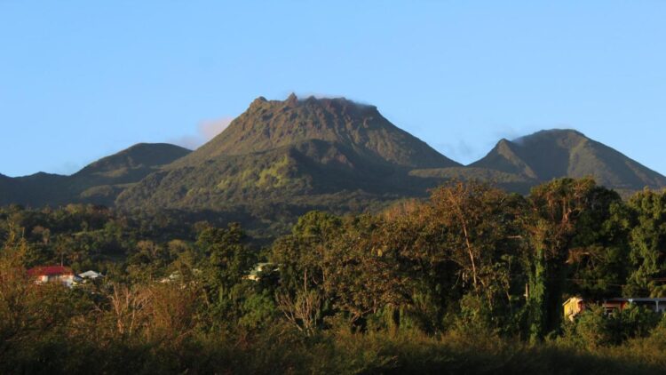 Comment éviter la catastrophe : prévenir l’effondrement du volcan de la Soufrière en Guadeloupe
