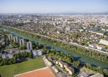 Tragedy in Villeurbanne: Young Man Fatally Shot at Drug Deal Spot Near Lyon