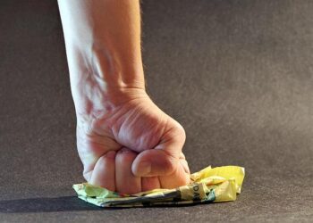 Scorching Friday in France: Bordeaux and Toulouse Hit 35°C, Paris Sizzles at 30°C!