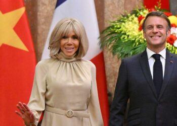 Emmanuel Macron invite les chercheurs du monde entier à faire de la France leur terre d’innovation scientifique