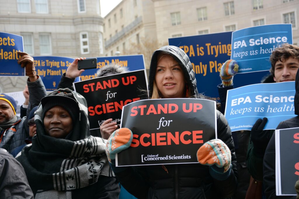 « Il veut mettre fin à la science » : comment les scientifiques américains s’unissent pour résister à Donald Trump