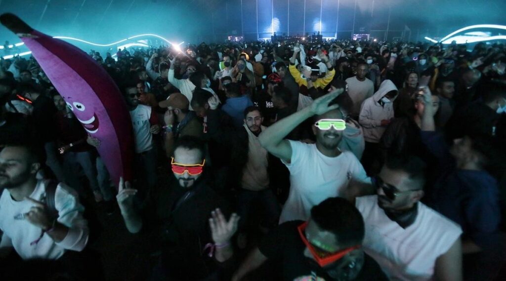 Une rave party géante rassemble plusieurs centaines de personnes en Ille-et-Vilaine