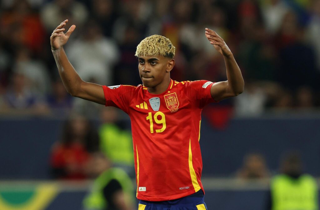 Lamine Yamal taquine l’équipe de France avant la demi-finale de la Ligue des Nations
