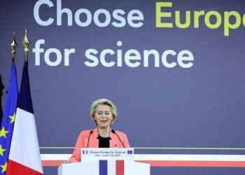 «Choose France for Science» : Emmanuel Macron lance une grande invitation aux chercheurs étrangers