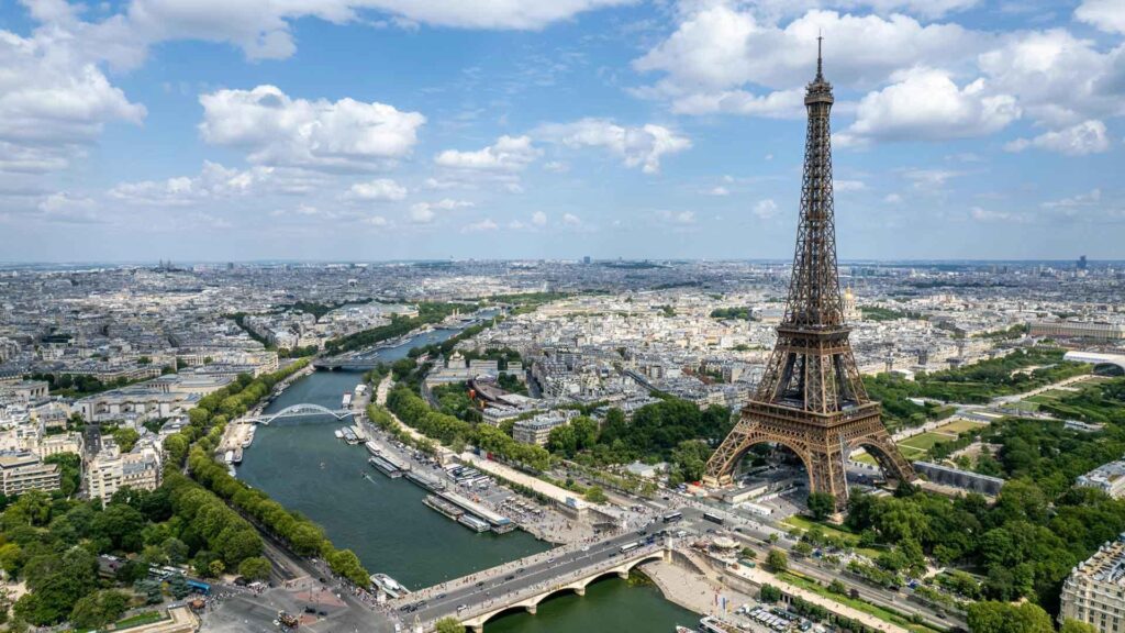 Paris, Bordeaux, Toulouse : quelle ville connaîtra la chaleur la plus intense ce vendredi avec jusqu’à 34 °C ?