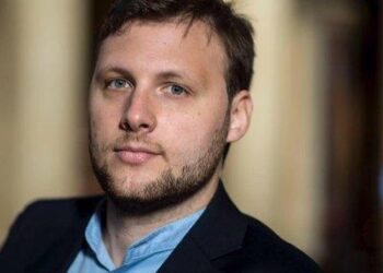 «Tous racistes, comme le suggère France Télévisions ? Alexandre Devecchio remet en question»