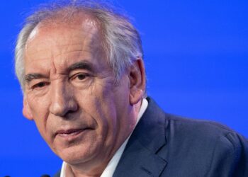 Bayrou appelle les géants de la tech à soutenir les plus petits