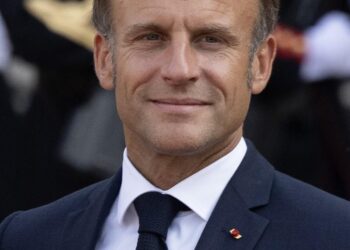 Emmanuel Macron en direct de Nice ce mardi soir pour un grand rendez-vous sur les océans et l’environnement  —  Emmanuel Macron en direct de Nice ce mardi soir : un grand rendez-vous pour sauver nos océans et protéger l’environnement