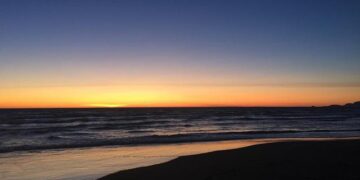 Brace Yourself: 4 Weeks of Scorching Heatwaves and Surprise Thunderstorms Ahead Brace Yourself: 4 Weeks of Scorching Heatwaves and Surprise Thunderstorms Ahead