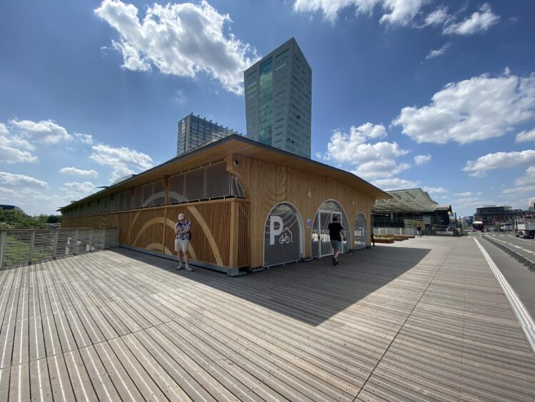 Découvrez la nouvelle vélostation de la gare Lille-Europe : 448 places gratuites vous attendent !