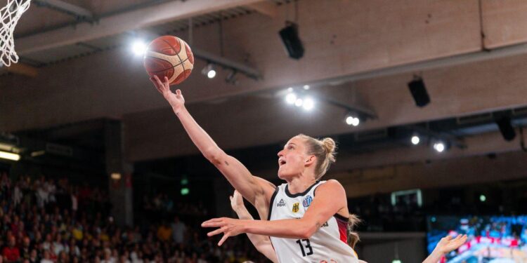 Paris écrase Monaco et s’empare du fauteuil de leader à un pas du premier titre de champion de France Paris écrase Monaco et s’empare du fauteuil de leader à un pas du premier titre de champion de France