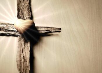 Christian Estrosi retire lui-même les drapeaux israéliens du fronton de la mairie de Nice : un geste fort qui fait débat