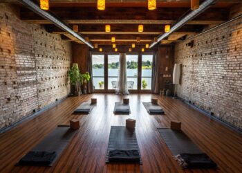 Deux sœurs marseillaises en route pour bâtir un empire de studios de yoga