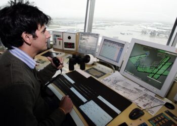 Grève des contrôleurs aériens : 30% des vols annulés à Marseille, un chaos dans les airs