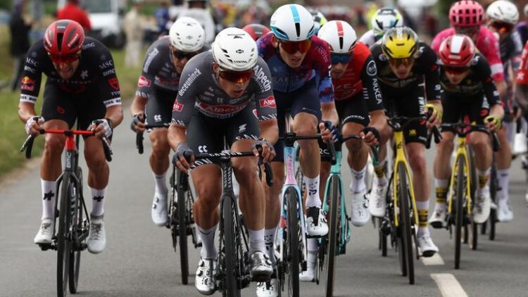Ne manquez pas la caravane et le peloton du Tour de France dans l’Indre ce dimanche 13 juillet ! Ne manquez pas la caravane et le peloton du Tour de France dans l’Indre ce dimanche 13 juillet !