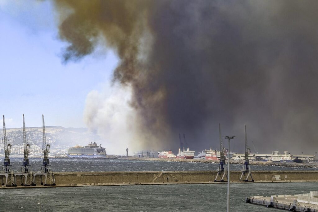 Spectacular Fire Erupts in Marseille: Airport Shut Down, A55 Highway Blocked, Stunning Footage Captured