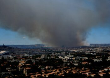 Incendie à Marseille : Bruno Retailleau tire la sonnette d’alarme, le feu reste hors de contrôle