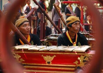 Tensions montantes : Les premiers nuages assombrissent la lune de miel entre Paris et Jakarta