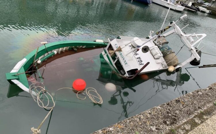 Épave dans la Loire près de Nantes : le barrage maintenu, la pêche toujours interdite Épave dans la Loire près de Nantes : le barrage maintenu, la pêche toujours interdite