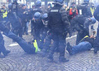 À Nantes, trois jeunes pris sur le fait en train de lancer des colis à l’intérieur de la maison d’arrêt