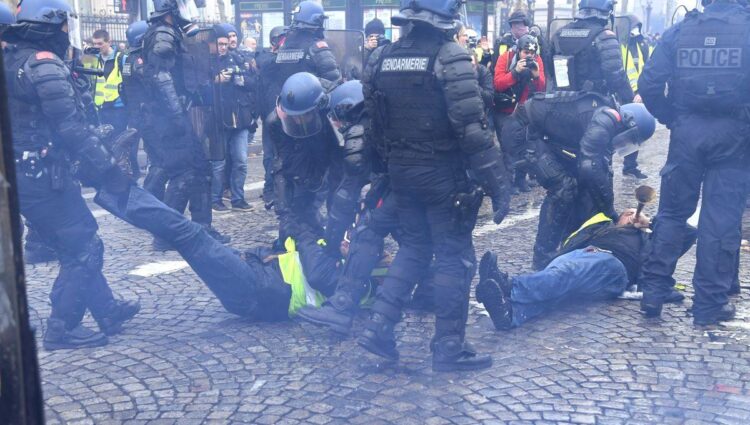 À Nantes, trois jeunes pris sur le fait en train de lancer des colis à l’intérieur de la maison d’arrêt