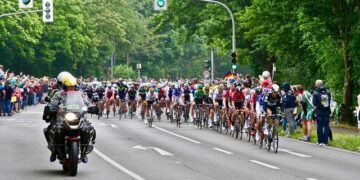Tour de France Femmes : Aude Biannic dévoile pourquoi la ministre des Sports tenait à la rencontrer
