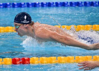 Léon Marchand Brille et Domine le 200 m 4 Nages lors de ses Premiers Mondiaux de Natation