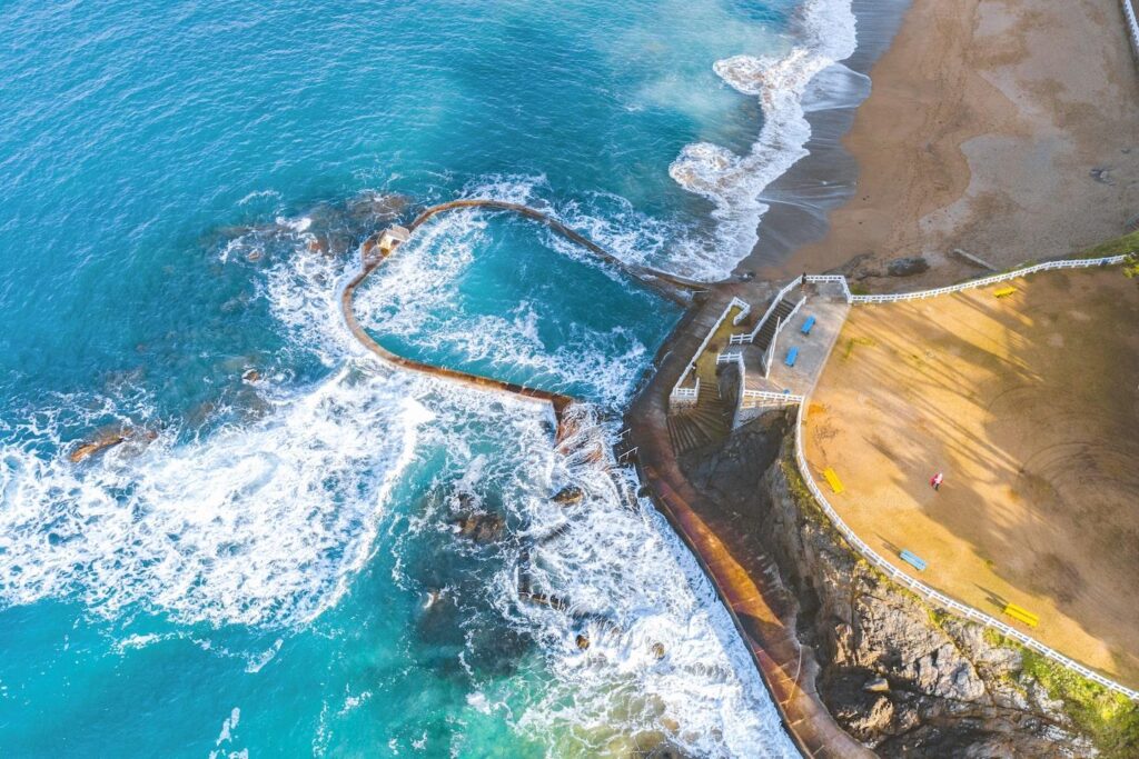 La fin des piscines d’eau de mer en France est-elle imminente ?
