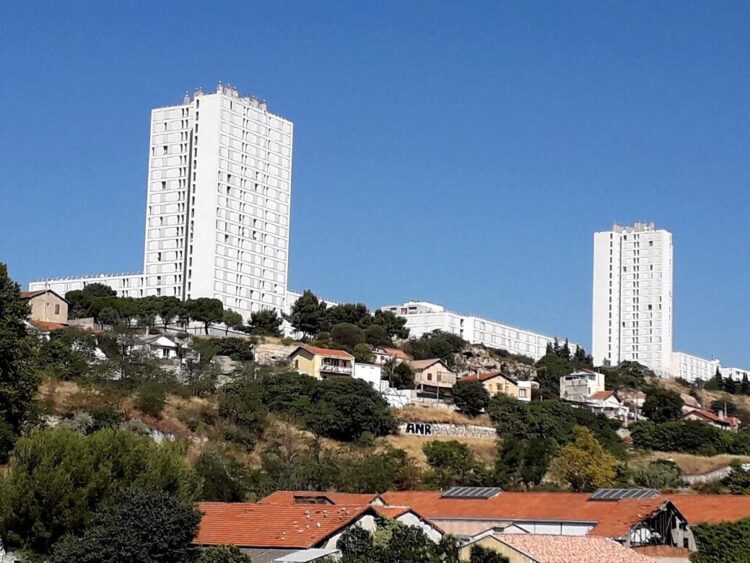 Discovering France’s Smallest Hostel: Our Unforgettable Stay in Marseille’s Northern Districts