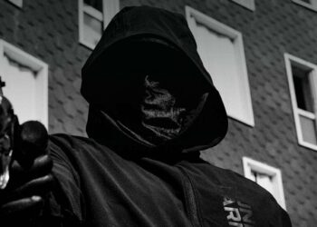 Theodorepourdevrai dévoile son électrisant nouvel EP « DBMCSA