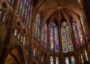 Léon Marchand Smashes World Record in Thrilling 200m Individual Medley!