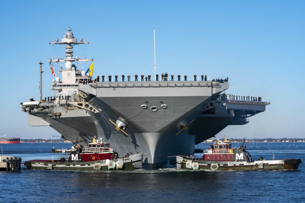 L’USS Gerald Ford, porte-avions de dernière génération, fait escale spectaculaire à Marseille