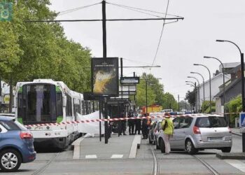 Tragédie à Nantes : un homme meurt après avoir été coincé sous un tram samedi soir