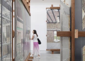 Daring Escape Attempt Thwarted: Three Inmates Break Free as Investigation Unfolds