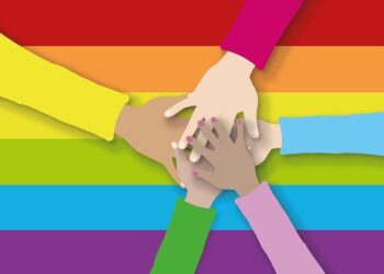 Harcelée pour son homosexualité, la présidente des Scouts choisit de démissionner face à la pression Harcelée pour son homosexualité, la présidente des Scouts choisit de démissionner face à la pression
