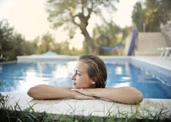 Nice Residents Crowned France’s Happiest Workers!