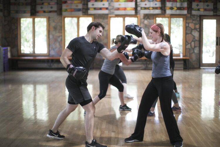 Cardio-Boxing, Pilates, CrossFit : Les cours de sport à la carte qui font sensation Cardio-Boxing, Pilates, CrossFit : Les cours de sport à la carte qui font sensation