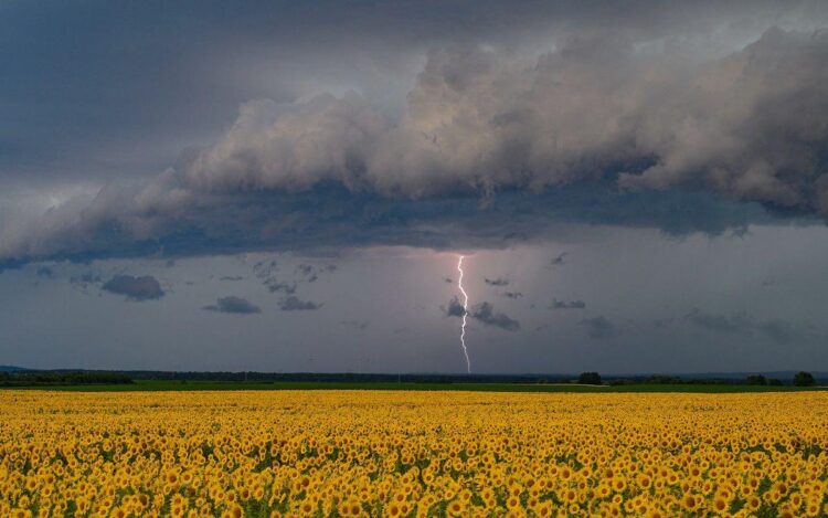 De gros orages frappent Lyon et le Rhône : préparez-vous à des conditions météo extrêmes !